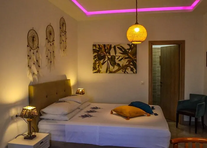 Golden Mile Studio-Apartment