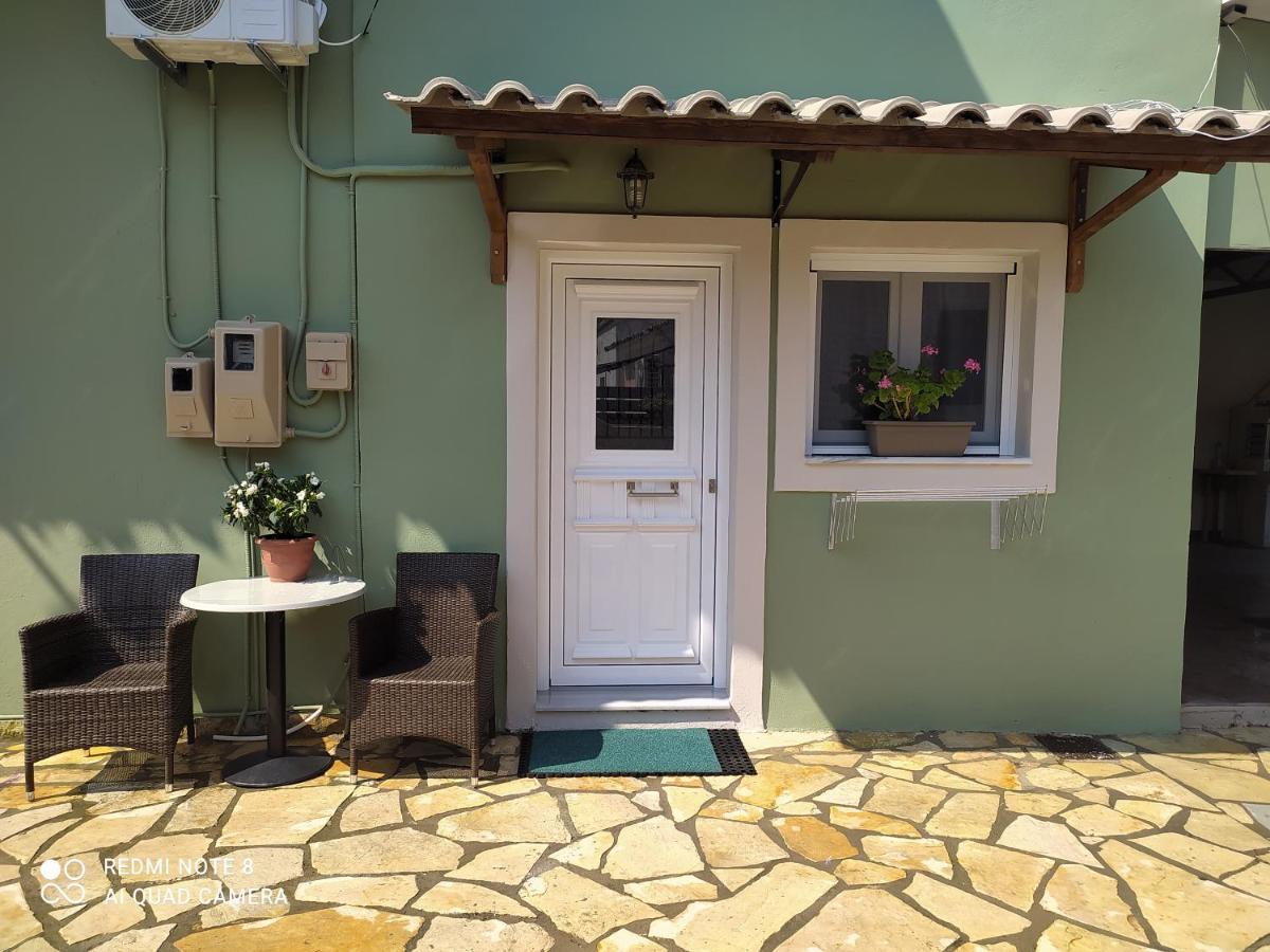 Golden Mile Studio-apartment Ypsos